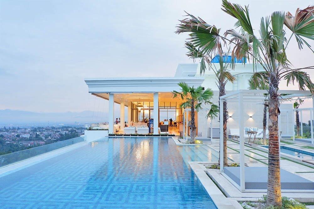 Art Deco Luxury & 4* Bandung