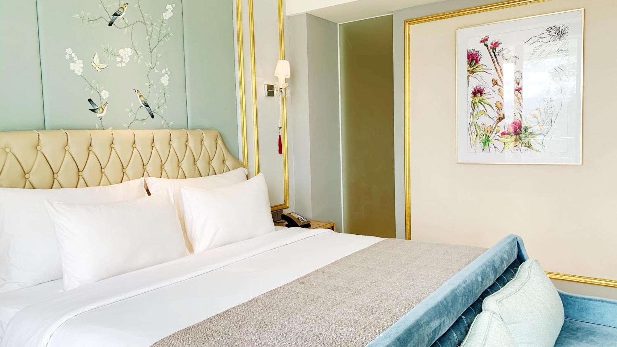 Art Deco Luxury & 4* Bandung