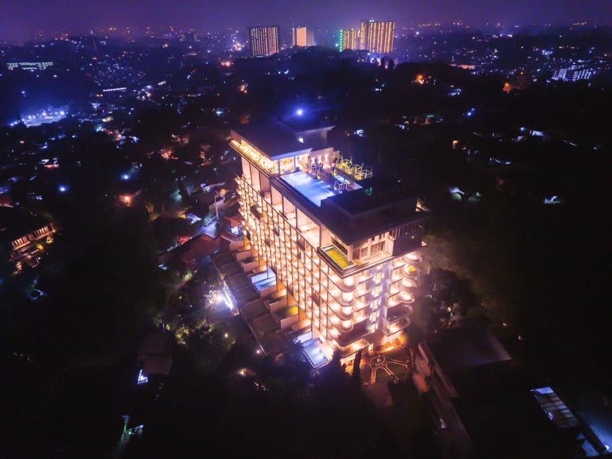 Art Deco Luxury & 4* Bandung